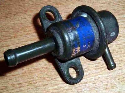 Fuel pressure regulator, Mazda MX-5 1.8 mk1, KJ0113280, USED