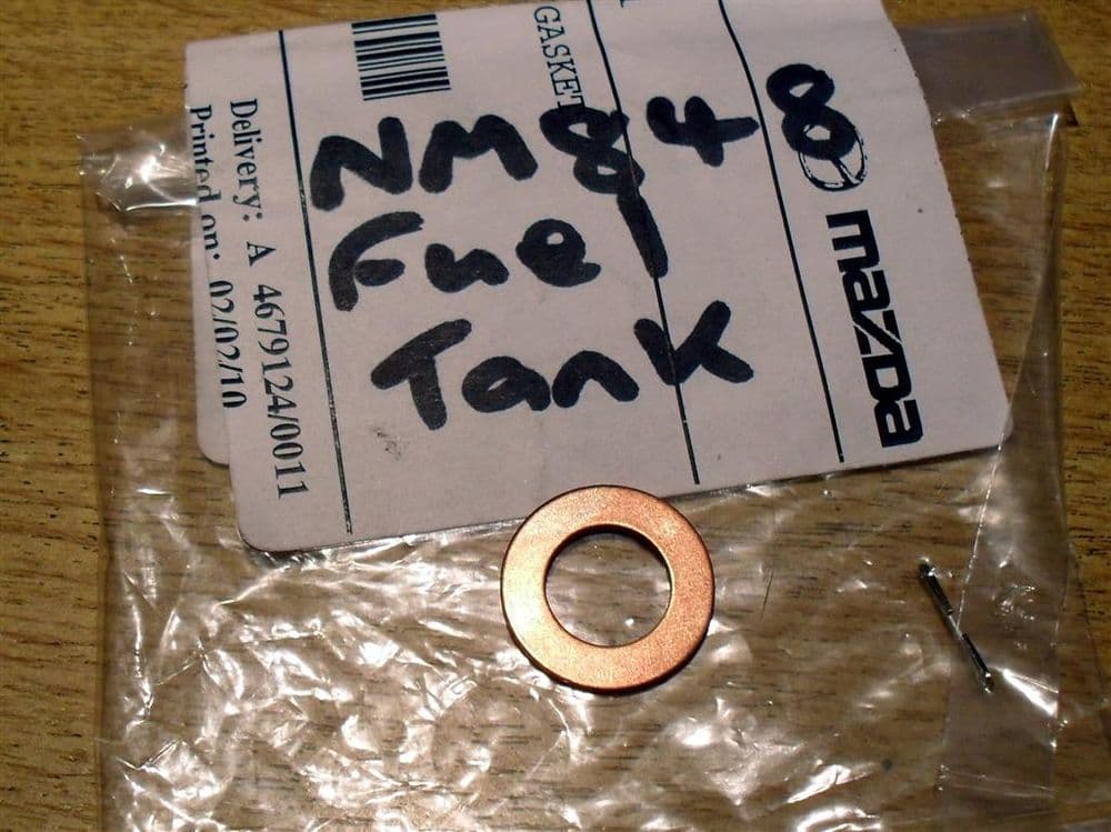 Fuel tank drain plug washer Mazda MX5 mk1