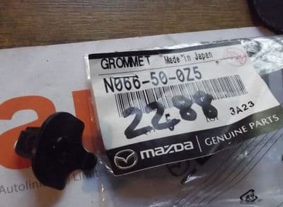 Grommet, front bumper corner slide mount, Mazda MX-5 mk2 & mk2.5, N066500Z5