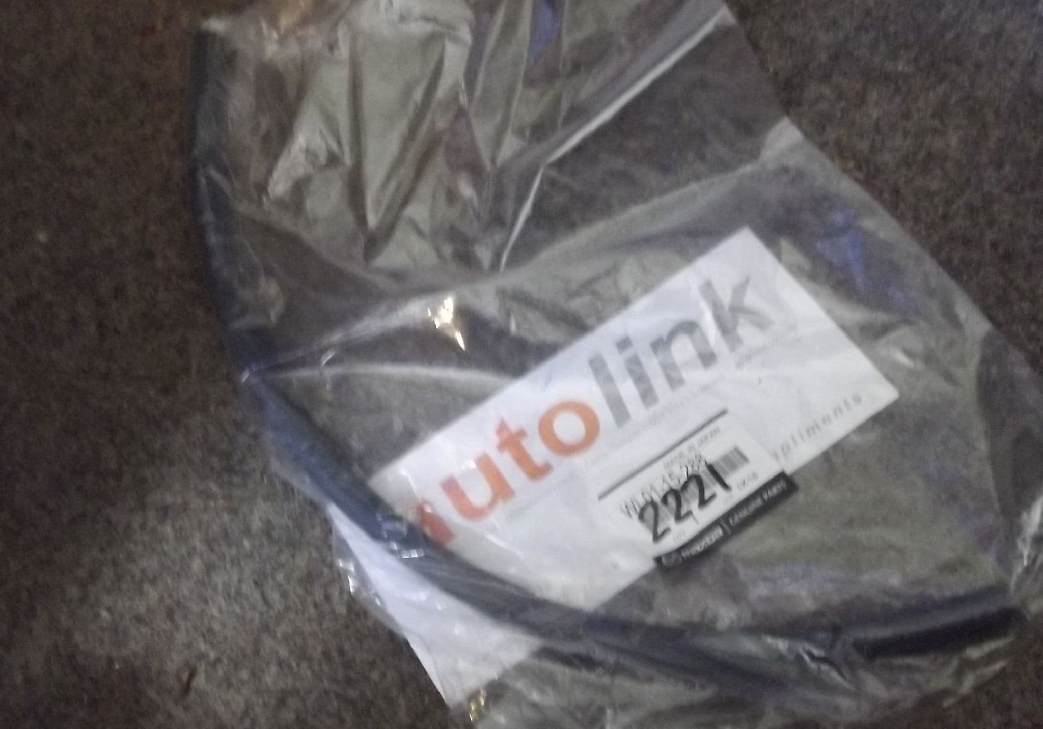 Hose Mazda Bongo expansion tank to l/h rear heater pipe WL0115288