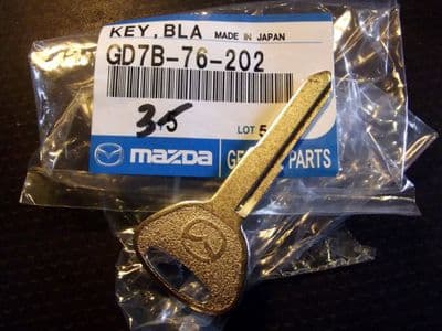 Key blank, MX-5 mk2, no immobiliser chip, genuine Mazda, GD7B76202