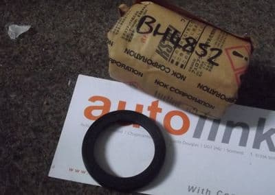 Oil seal, crankshaft, front, Mazda Bongo 2.5 diesel, 70mm, VS0110602, NOK