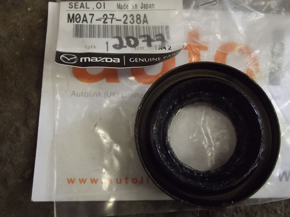 Oil seal genuine Mazda Bongo 4x4 front diff / driveshaft l/h M0A727238A