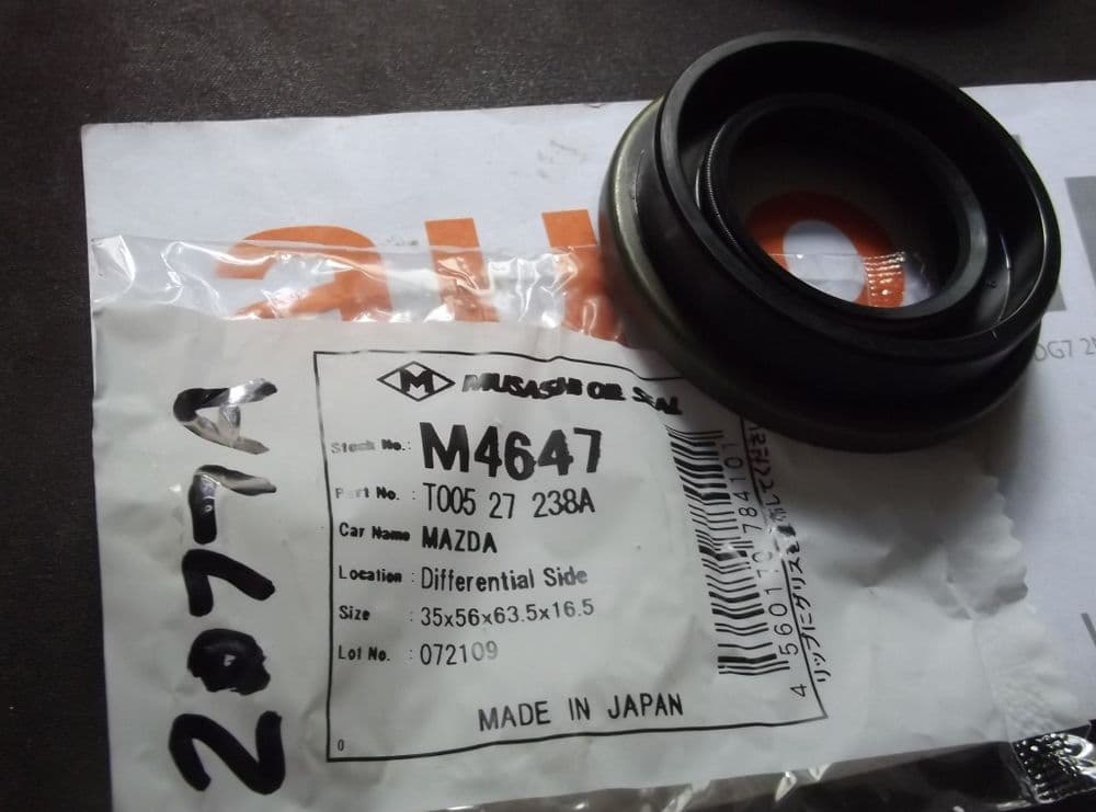 Oil seal Mazda Bongo 4x4 front diff / driveshaft l/h M0A727238A Musashi