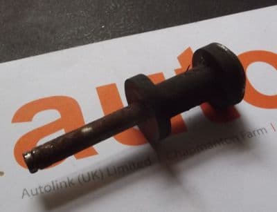 Radiator mounting peg, Mazda MX-5 mk1, no circlip, USED