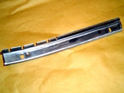 Soft top side seal retainer, left, centre, MX-5 mk1, USED