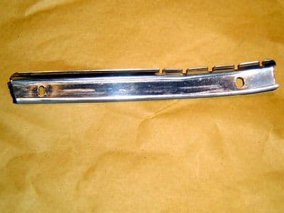 Soft top side seal retainer, right, centre, MX-5 mk1, USED