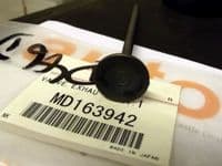 Valve, exhaust, Mitsubishi Pajero Jr.  MD163942