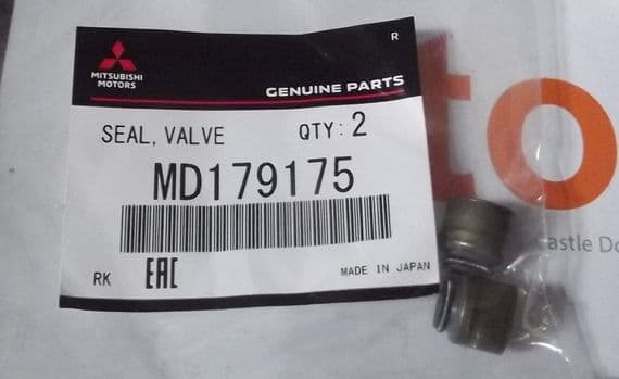 Valve Stem Oil Seal set of 2 , Mitsubishi Pajero Jr. MD179175 x 2