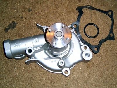 Water pump, Mitsubishi 4D68 diesel, Chariot, RVR, etc.