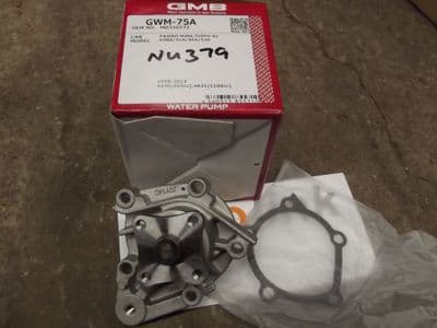 Water pump, Mitsubishi Pajero Mini 660cc 4A30 waterpump & gasket, MD350772