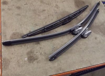 Wiper blade set, Mazda Bongo, flat front and std. rear blades