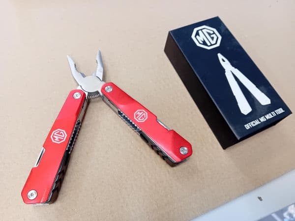 Officially licensed MG large multi-tool incl. pliers. In gift box