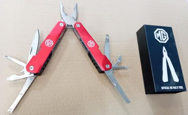 Officially licensed MG large multi-tool incl. pliers. In gift box