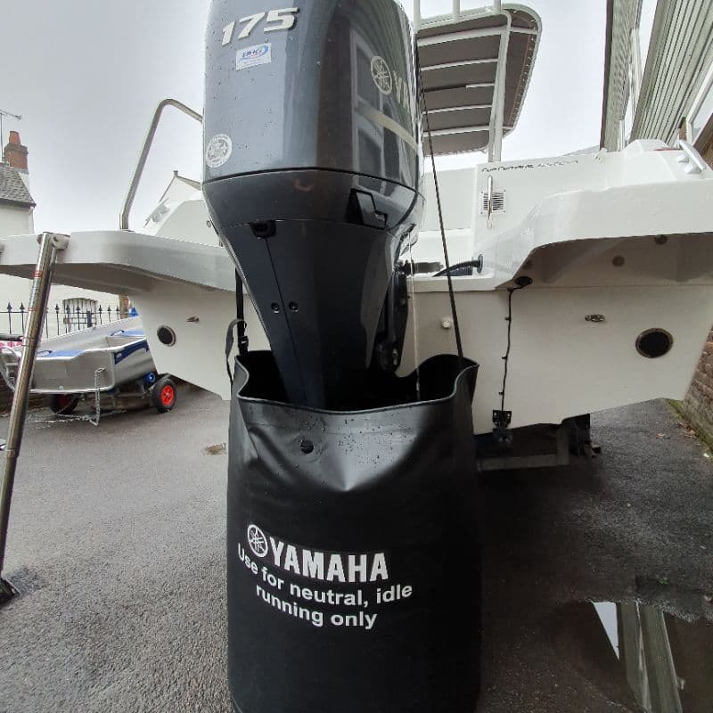 Yamaha YMEMSVBG0LBK Outboard Flushing Bag Large