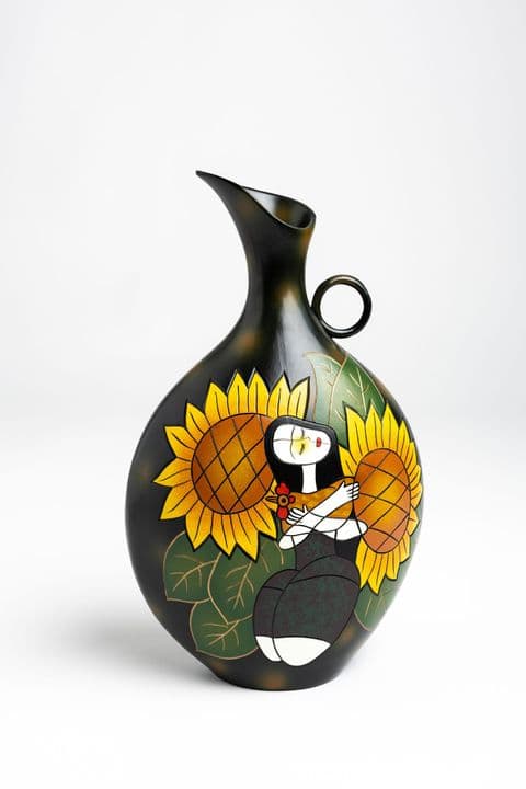 Vase with sunflowers