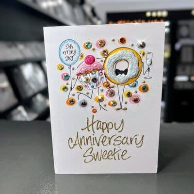 Cupcake & Doughnut Couple