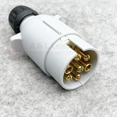 12S - Plug (7 Pin) Plug - 12V