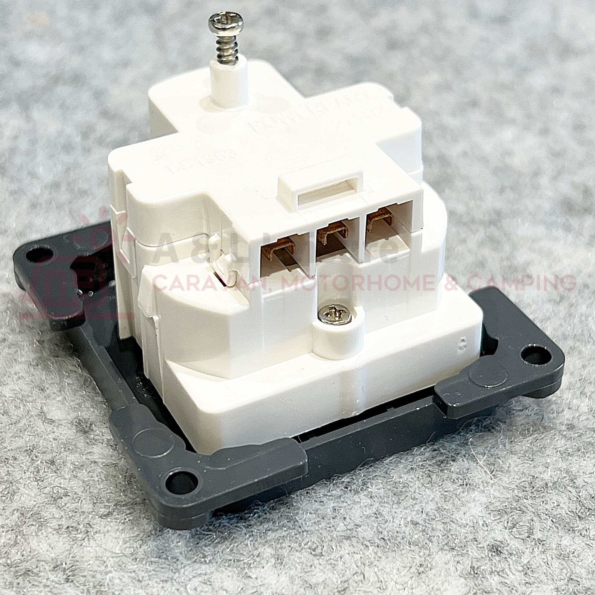 C-Line 13a - 230v Integrated Main Socket Outlet