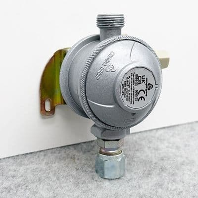 CAVAGNA Straight Caravan & Motorhome Bulkhead Regulator - 10mm
