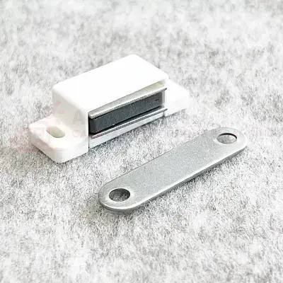 Heavy Duty Magnetic Catch - White