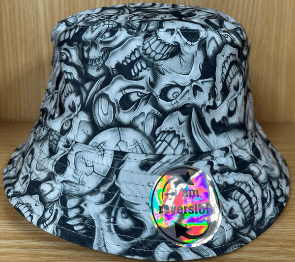 Skull pile bucket 2024 hat