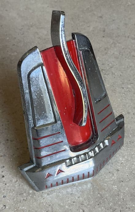 1947 Studebaker front CREST EMBLEM 7199 15 x 21cm very good used