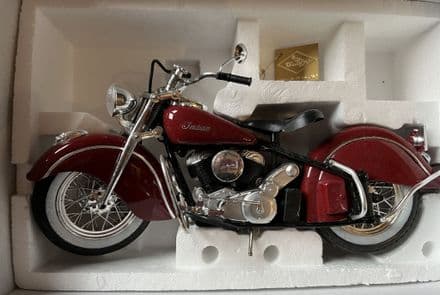 1948 INDIAN die-cast CHIEF V-TWIN by GUILTOY 1:10 . Perfect but box poor with clear film missing