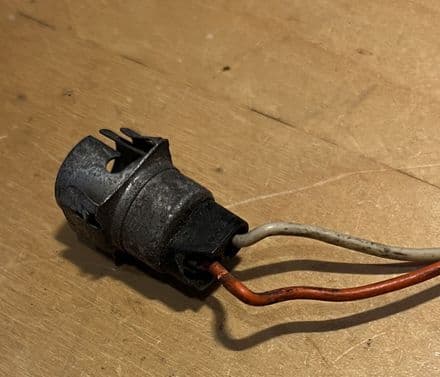 1953-1967 Chevy GM 2-P0LE 2-WIRE SOCKET bayonet bulb holder inc pigtail used