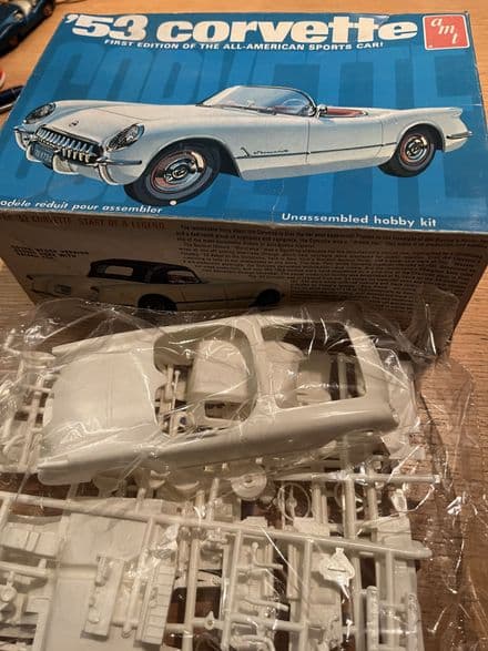 1953 NEW AMT T310 1953 CORVETTE ROADSTER unbuilt KIT 1/25 scale # T310