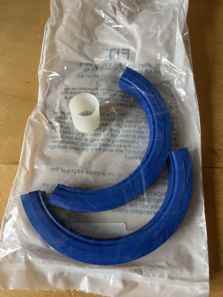 19551985 Chevy Rear Main SEAL SET FelPro BS400961 New