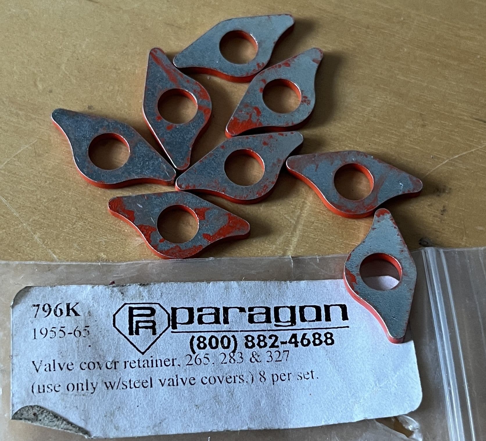 195565 Set of 8 SBC Valve Cover Retainers/Spreaders pre painted new