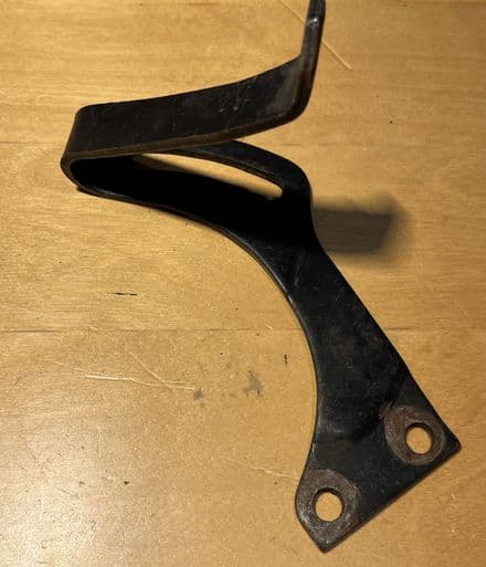 1963-1982 327 -350 C2 C3 ,P/S Pump SUPPORT GM 3928493 with adjuster slot used