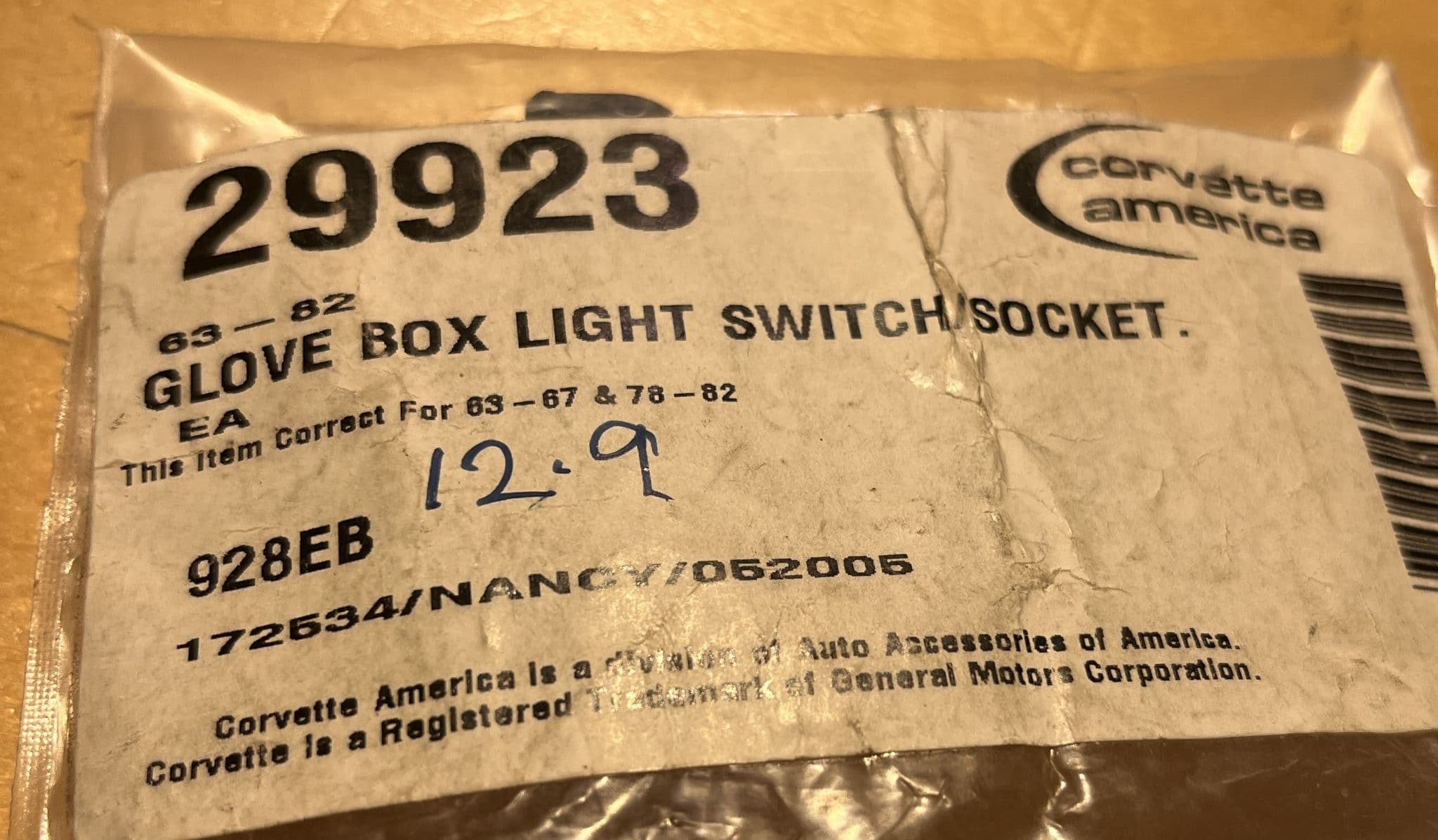 thumbnail image 2 of 1963-1982 Corvette Glove Box Light Socket – GM 1244006, Front Right Placement, New 2 of 4