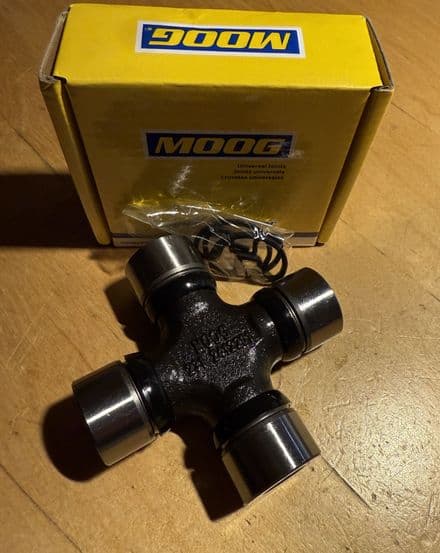 1963-1996 U-JOINT rr half-shaft MOOG 231 half shaft UJ Universal HD no-nipple