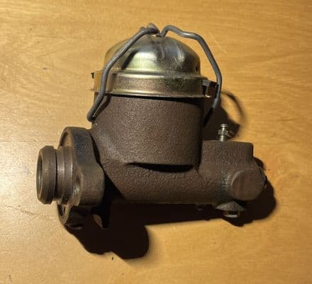 1963-64 C2 Corvette,Master Cylinder, like GM 5464264 good used