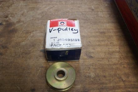 1963-82 Alternator V-Belt Pulley (No Key Way),Delco Remy 10495191,Used