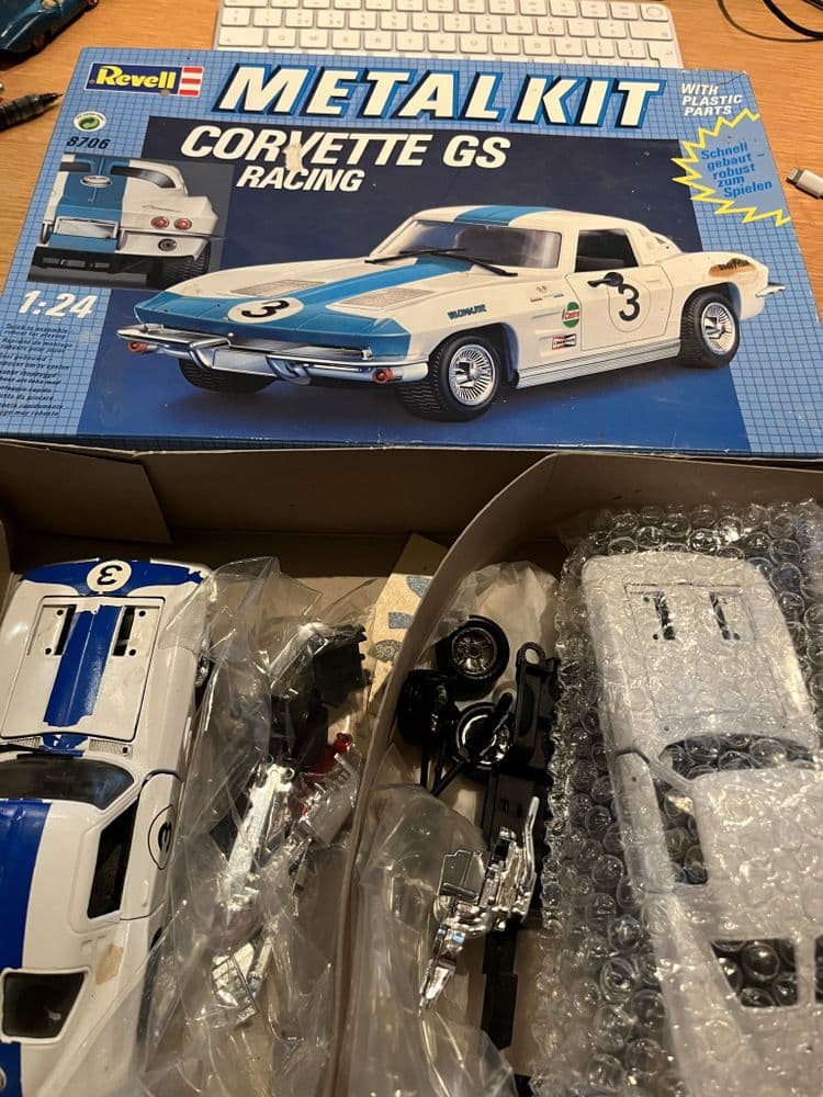 1963 REVELL CORVETTE METAL KIT GS unbuilt KIT 1/24 scale 8706 with