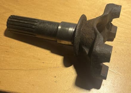 1965-1975 C2 C3 GM 3872922 Heavy Duty Side Yoke, CA25432, CC582137 USED