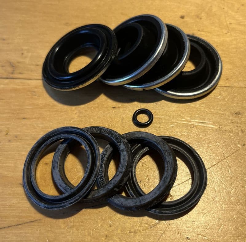 1965 - 1982 C2 C3 Corvette Rear Caliper Lip-type Seal Kit,New