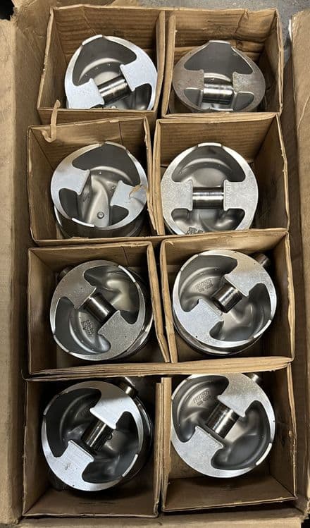 1966-69 427 CI Set 8 Ross HC425 BBC 12.5:1 L88 pistons - ran a few races in 2008. still fresh