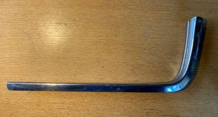 1968-1969 Corvette C3, Front lower LH grille MOULDING MOLDING missing two lugs GM 3915847 patinated