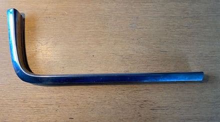 1968-1969 Corvette C3, Front lower RH grille MOULDING MOLDING GM 3915848 patinated