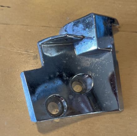 1968- 1977 GM3948067 T-roof Targa T-top LH STRIKER PLATE used