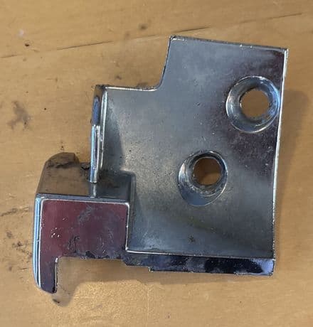 1968- 1977 GM3948068 T-roof Targa T-top RH STRIKER PLATE used