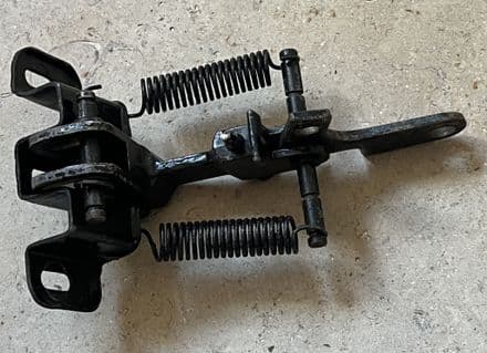 1968 - 1982 C3 Corvette Headlight GM 3953041 GM 3953034 over-centre link PIVOT MECHANISM used