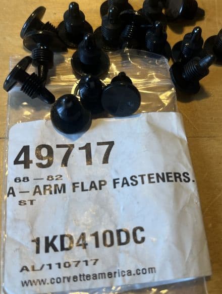 1968-82 A-Arm Flap Fasteners (Push-in) 18pc,CA 49717,New