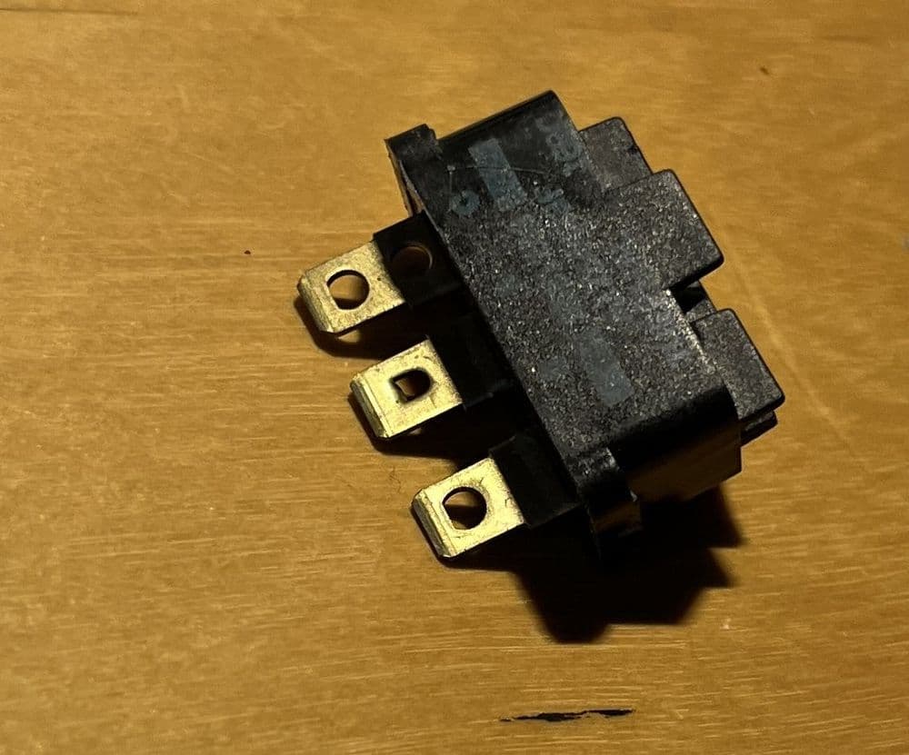 1968 82 C3 Corvette USED GM 655125 SWITCH8 AC Compressor THERMAL LIMITER