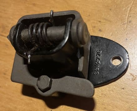 1968L-1975 GM  3942776 Conv, Deck LATCH OEM ,Used VG
