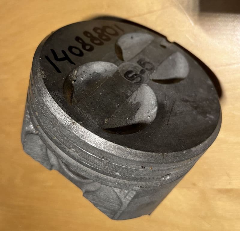 1969-86 350 Chevy, GM  14088801 STD Piston, Flat Top ,New